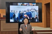 박춘선 시의원, 청소년 의회교실에 참여한 고덕중 학생들 격려2.jpg