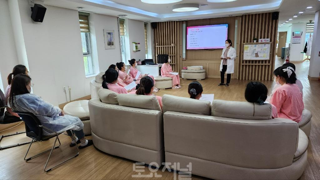 ﻿송파산모건강증진센터 전문가 모유수유 교육 진행.jpg